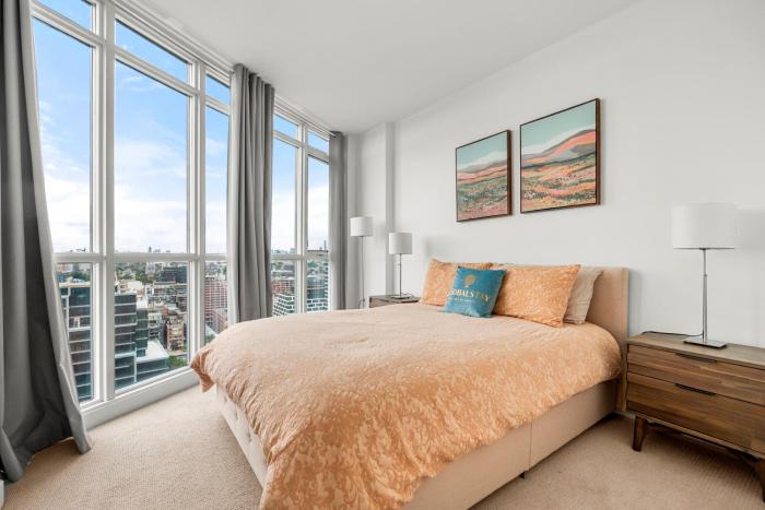 Panoramic 1 Bedroom Condo in the Heart of Downtown Toronto