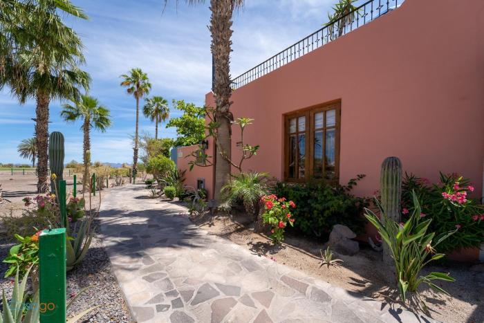 Welcome to Casa Rincón Mágico, your cozy one-bedroom escape.