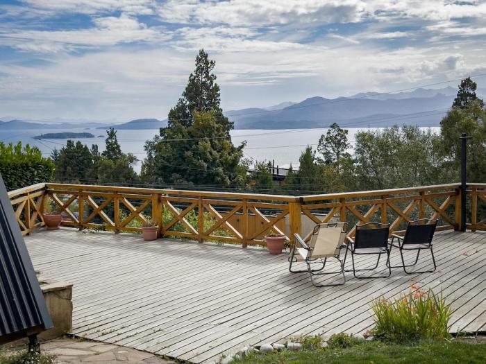 Vista al lago y relax desde la cama hasta el deck
