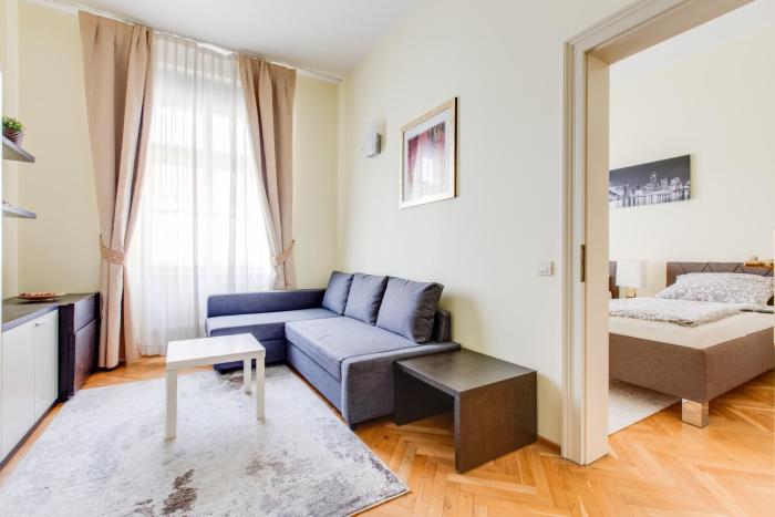 Apartment Halkova 5 near Wenceslas Square