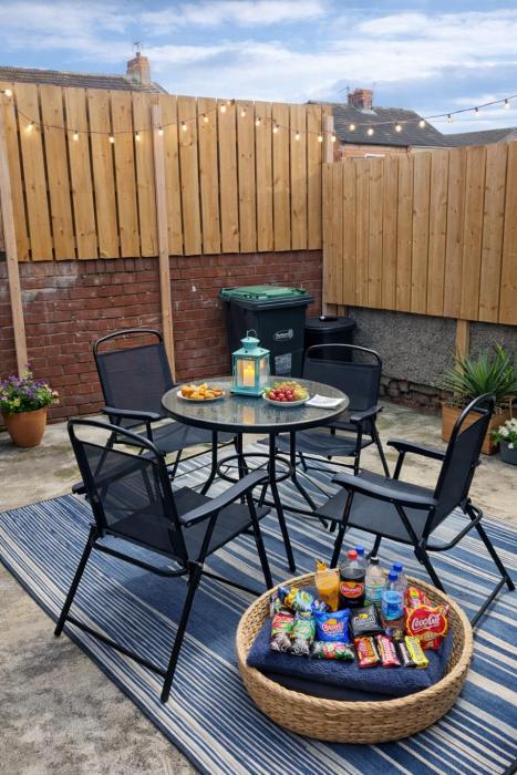 Three-Bedroom House Perfect for Contractors and Small Groups, sleeps 5 people in Durham