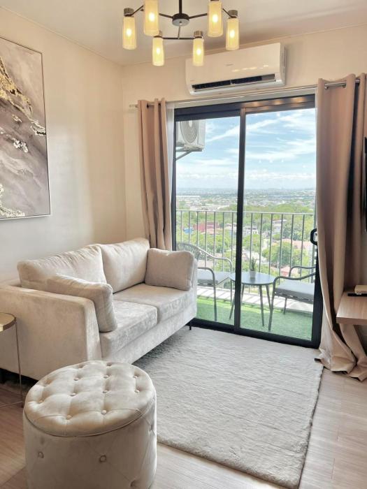 NEW! The Hive Residences - 1BR with Balcony & FREE Parking at Casa Arbo