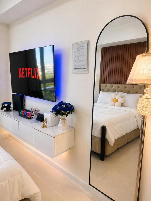 Cozy Condo in Pasig with City View, Pool & PS4