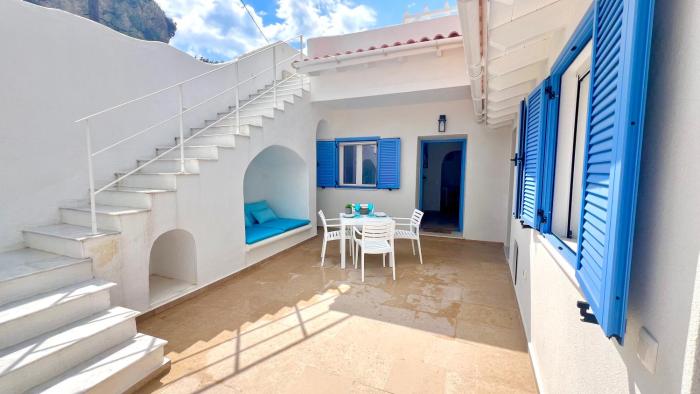 Aiora - Beautiful Stone House with Rooftop Terrace