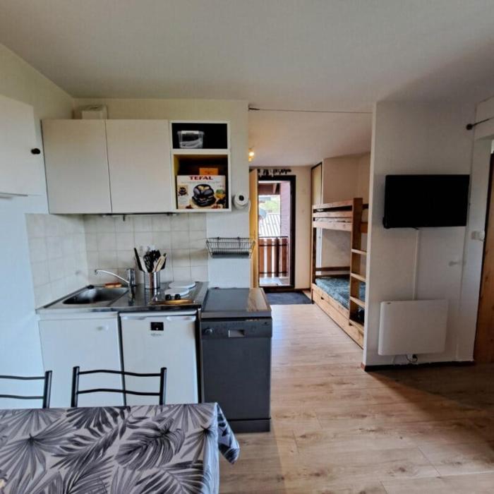 Bernex, appartement T2 pied des pistes, balcon, parking