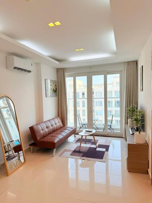 Pool view at Sky Center 2br 2wc - 5 mins to airport