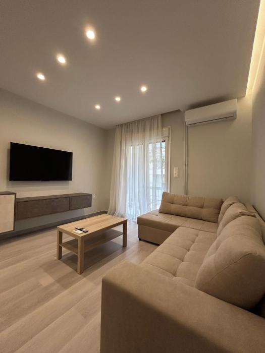 SP6 Athens Family Suite