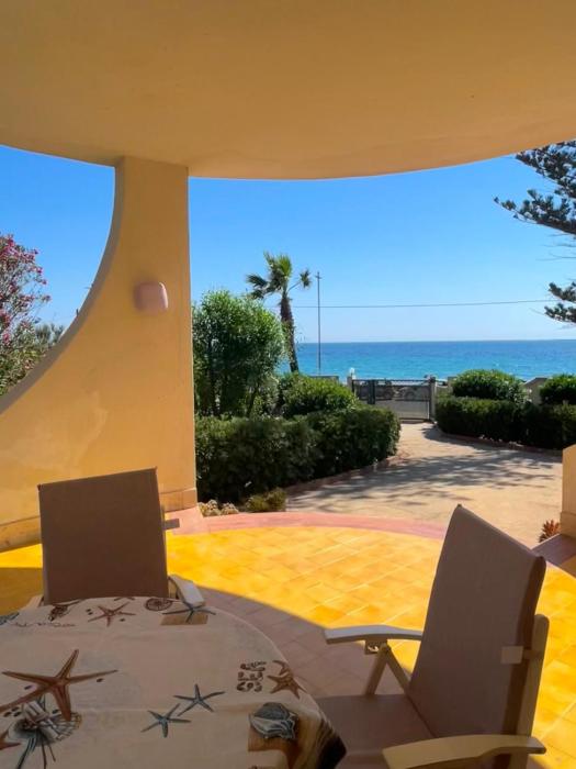{beach-house } Villa Mare Fuori