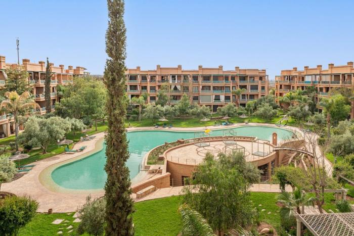 Oasis Prestige Pool, Relax & Gym