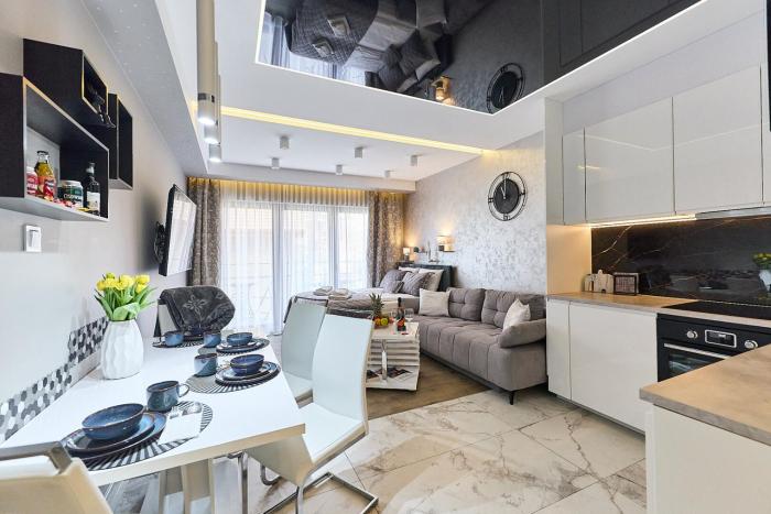 Golden Hour Apartments- Kormoran