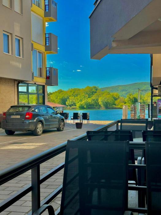 Prenoćište SILVER LUX Srebrno Jezero