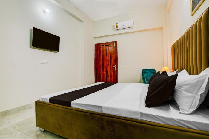 Hotel O S Town Guest House