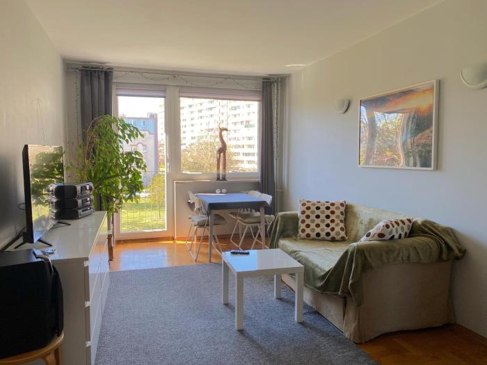 Sunny Seaside Apartment in Green Area close to beach Pet friendly