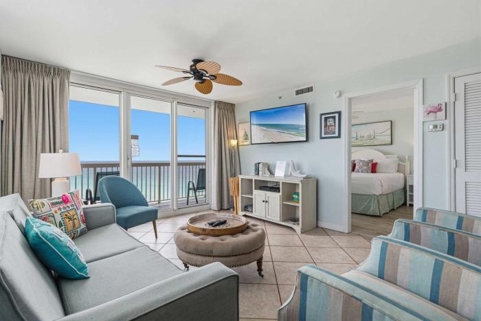 Pelican Beach Resort 1818