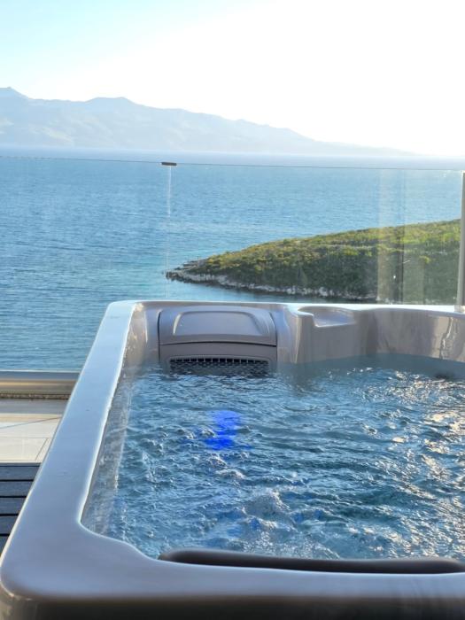 Elite Sea View Jacuzzi Penthouses
