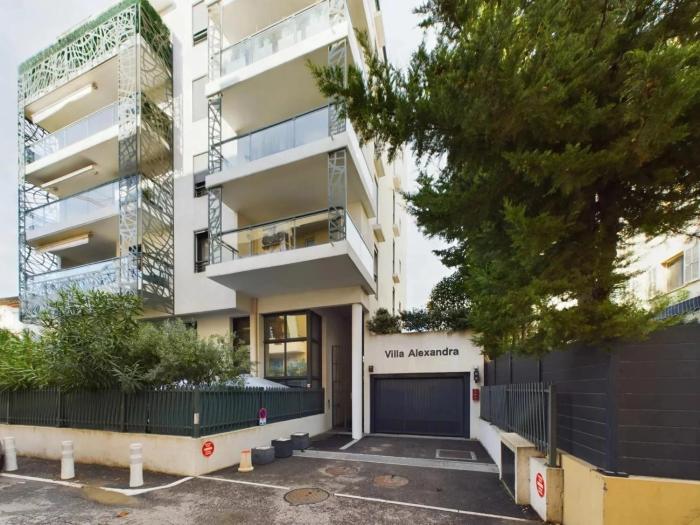 Centre Juan, studio calme, Clim, pk