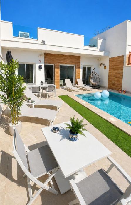 Casa LaryLen met Privézwembad & Dakterras in Santiago de la Ribera aan de Mar Menor dichtbij het strand