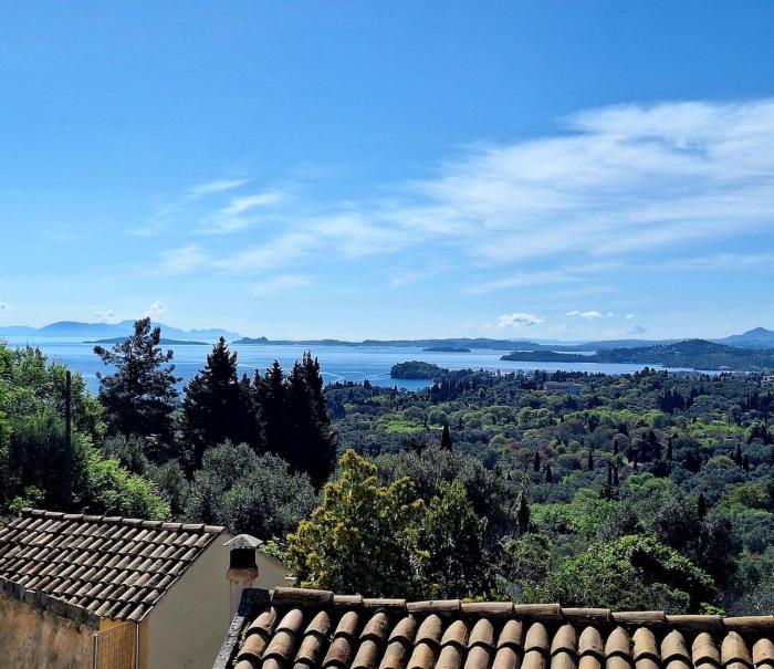 Sofias boutique cottage, Village Stay near Ipsos