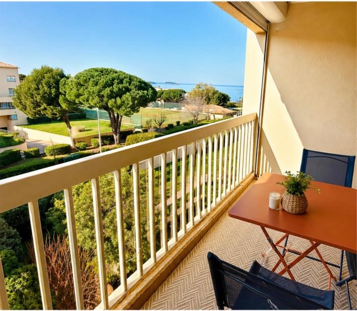 "Le Coconuts dAzur", T3 Vue mer, Terrasse, Piscine, Plage à 200m, Paking