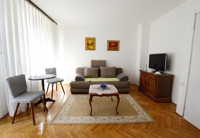 Anywhere On Foot - Big Belgrade Fortress Flat - Free Parking