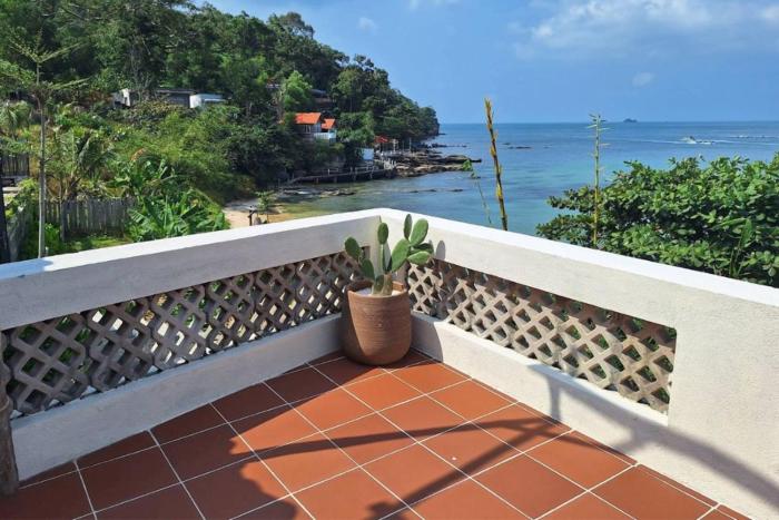 Anchovys Beach House