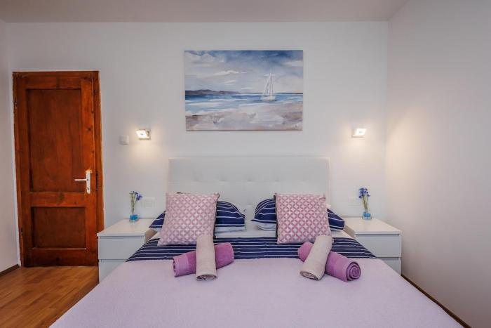 Cozy place near beach in the center Kastel Stari