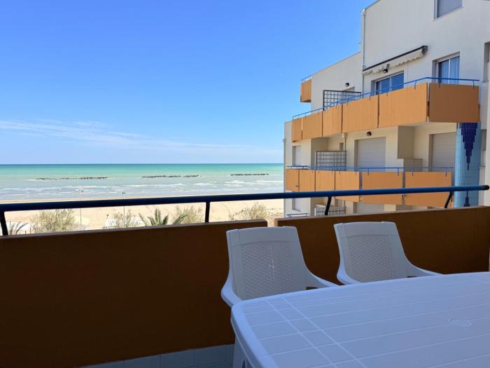 SE258 - Senigallia, luminoso bilocale fronte mare con terrazza