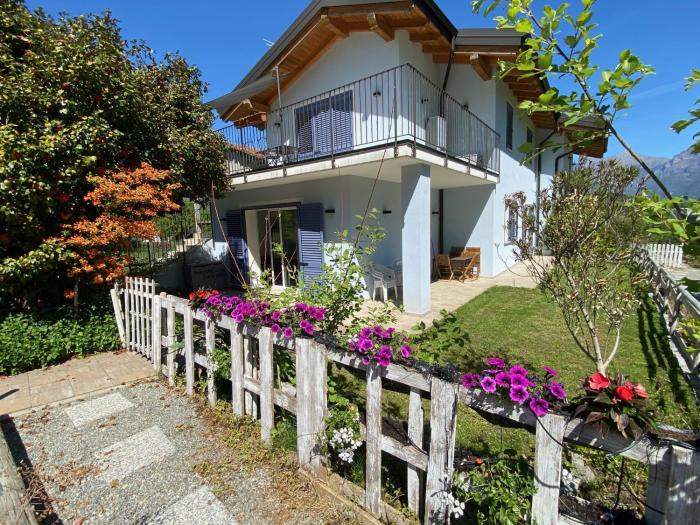 Villa Carlotta Rossa - Holiday Home with garden and pool