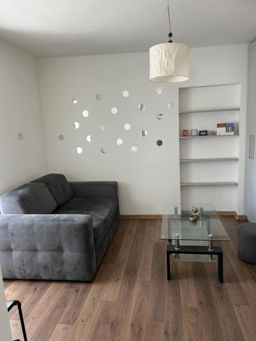 Downtown Belgrade, Savski Venac, Oblakovska 49