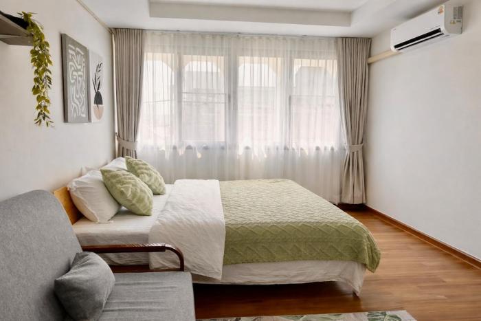8 mins IconSiam near BTS & PierCozy Room w Kitchen