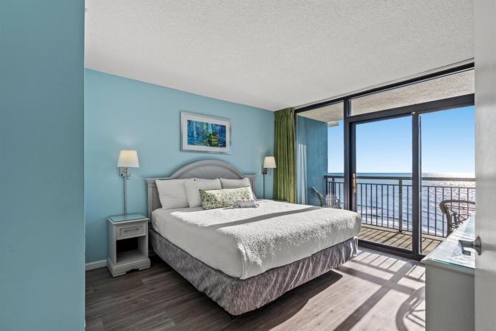 Bring Your Family to Our Gorgeous Oceanfront Condo