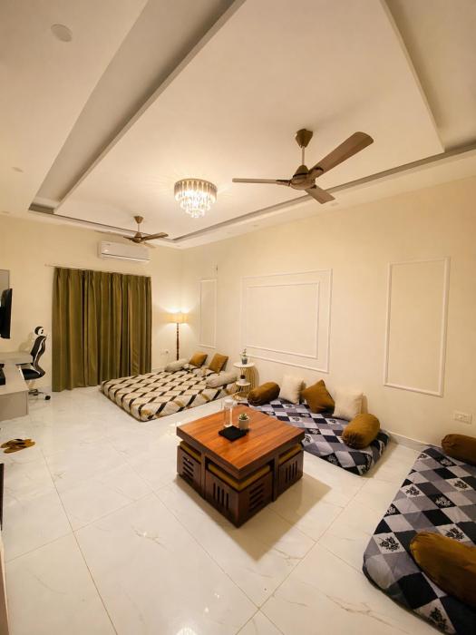 Modern 1BHK flat with AC WiFi Kitchen in Kharar