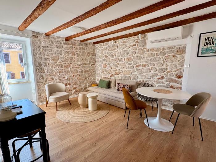 Soul&Stone - Old town apartment