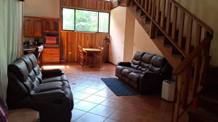 Spacious Monteverde Bird-Watchers Home