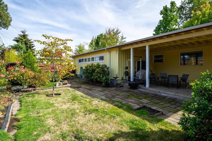Sunflower Studio - 7 Minutes to UO & 4 Minutes to Downtown studio