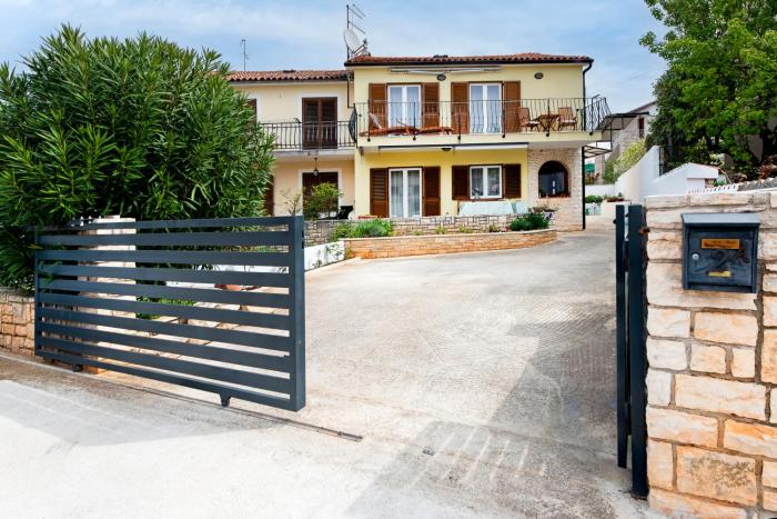 TRIKA Apartments