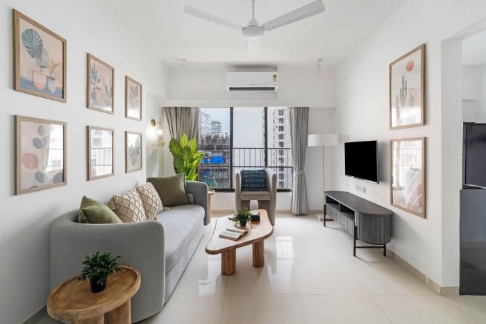 Evara 1BHK in Khar by SquareOne Stays
