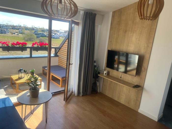 Apartament Niebieski Centrum Sarbinowo w budynku z restauracją, BASEN ZEWNĘTRZNY, PARKING W CENIE