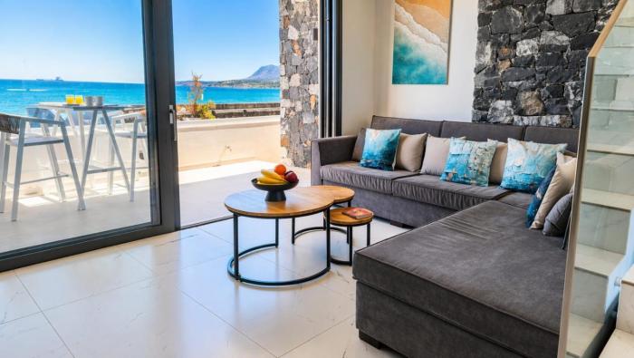 Aqua Vista Villas Entire property six bedrooms with Sea views Sea front with private Jacuzzi each