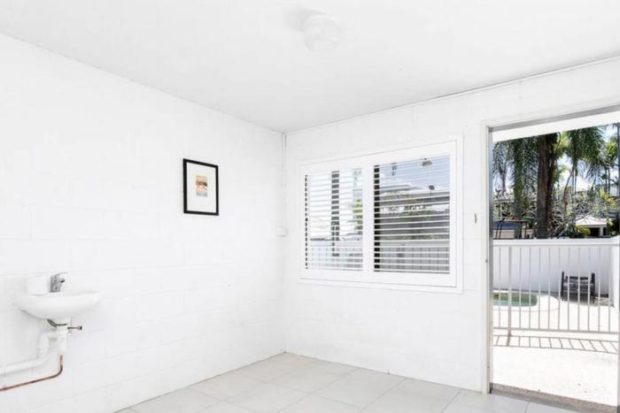 Unit 3 35 Noosa Parade TABI Beautifully Renovated North Facing 2 bedrooms