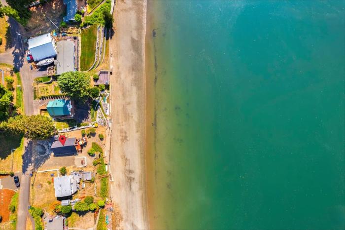Beautifully Remodeled Beach Front A-Frame
