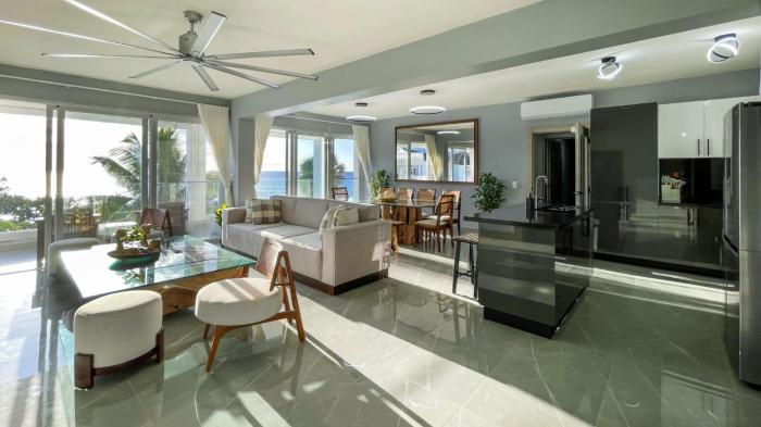 Romantic, oceanfront getaway
