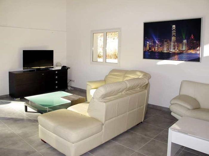 VAR Flayosc 16 sleeps 6 bedrooms Air conditioning Heated pool