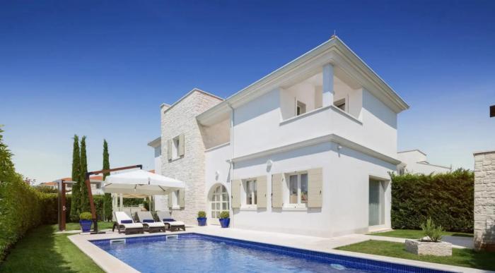 Villa Pia by Nova Villas