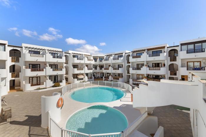 apartment golden costa teguise