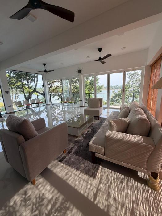 Villa H2O
