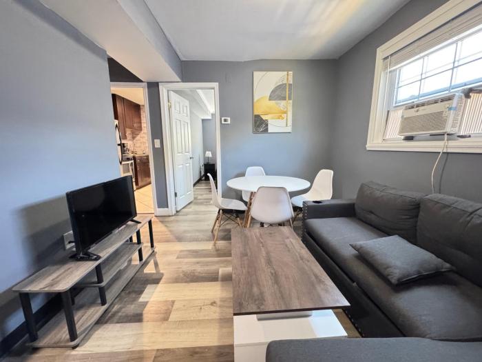 Urban retreat 2BR Spacious APT Free Parking