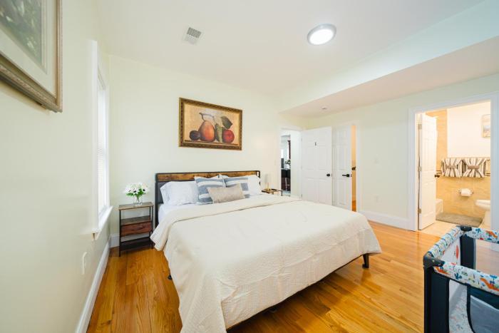 Inviting 4BR Boston Apt - Kid Friendly - Near I-95 & Free Parking 90-2