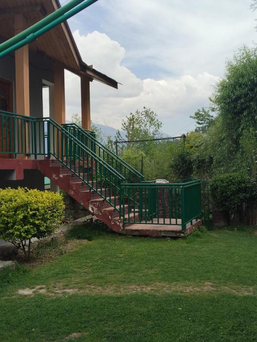 Dunichand homestay