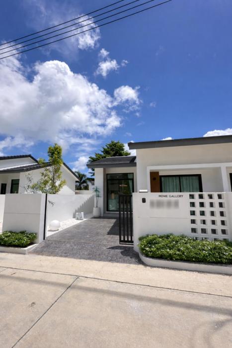 The Asset Curve House Phuket - Near Bangtao Beach